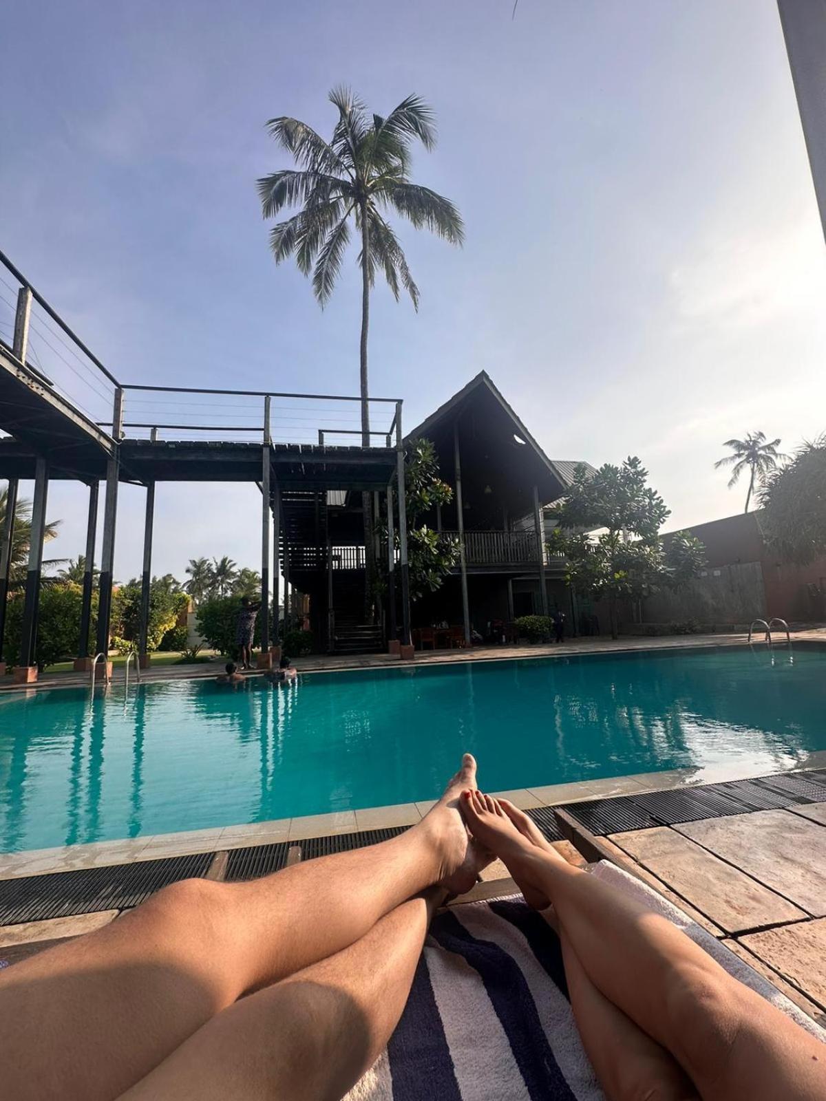 Saprin Beach Resort Uswetakeiyawa Luaran gambar