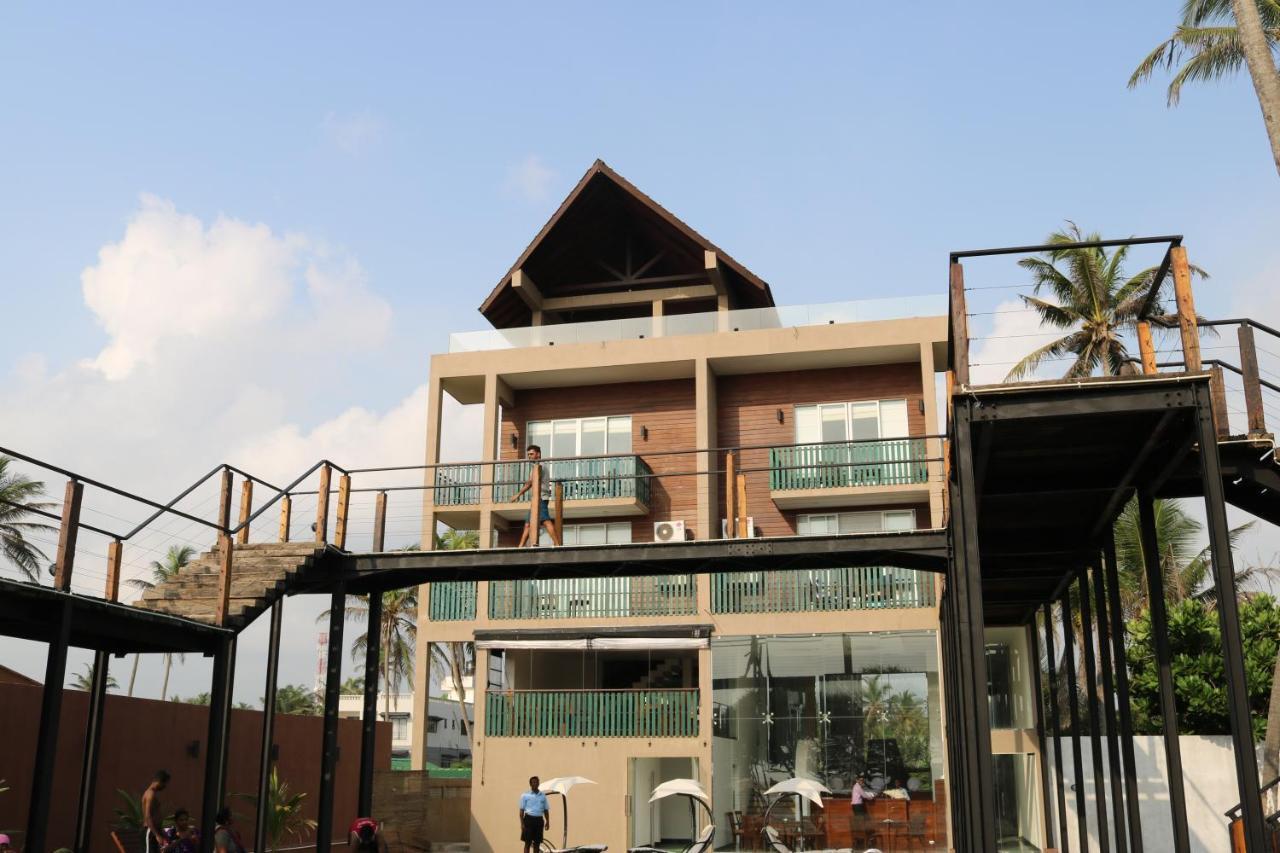 Saprin Beach Resort Uswetakeiyawa Luaran gambar